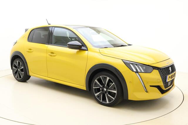 Peugeot 208 1.2 PureTech GT Pack | Panoramadak | Navigatie pakket | Climate control | Adaptieve cruise- control | Alcantara bekleding | Camera achter | 33278 km |