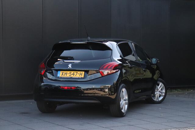 Peugeot 208 1.2 PureTech Signature | PDC | APPLE CARPLAY | CRUISE | NAVI | AIRCO |