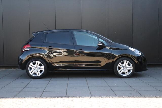Peugeot 208 1.2 PureTech Signature | PDC | APPLE CARPLAY | CRUISE | NAVI | AIRCO |