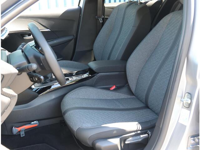 Peugeot 208 1.2 100PK Allure | Navigatie | Parkeersensoren | LED | Lederen Stuurwiel | Climate Control | Cruise Control | 16" LMV | Apple Carplay/Android Auto |