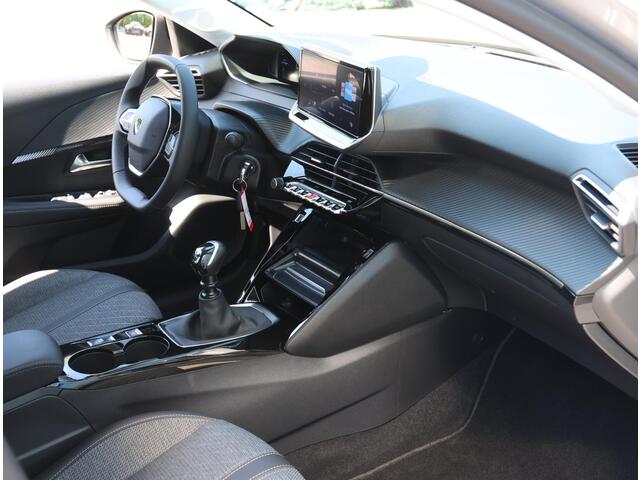 Peugeot 208 1.2 100PK Allure | Navigatie | Parkeersensoren | LED | Lederen Stuurwiel | Climate Control | Cruise Control | 16" LMV | Apple Carplay/Android Auto |