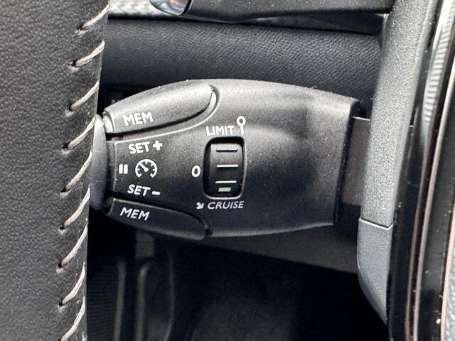 Peugeot 208 1.2 PureTech Allure | LED | Keyless | Camera | Dealer Onderhouden