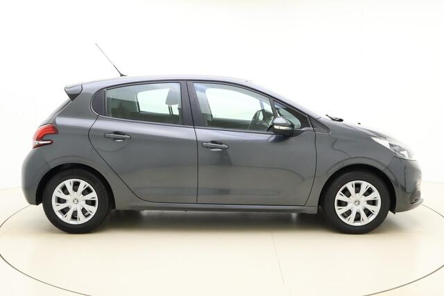 Peugeot 208 1.2 PureTech Blue Lion | Navigatiesysteem full map | Cruise control | Parkeersensor achter | Apple Carplay/Android Auto | Trekhaak |
