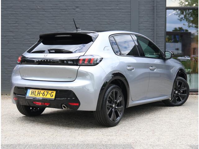Peugeot 208 1.2 100PK GT | Adaptive CruiseControl | Navigatie | Achteruitrij Camera | AppleCarplay/AndroidAuto | Privacy Glass | Keyless | Two-tone |
