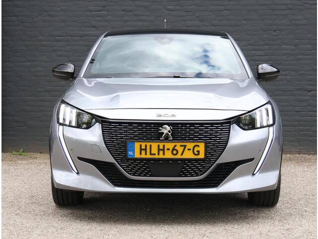 Peugeot 208 1.2 100PK GT | Adaptive CruiseControl | Navigatie | Achteruitrij Camera | AppleCarplay/AndroidAuto | Privacy Glass | Keyless | Two-tone |