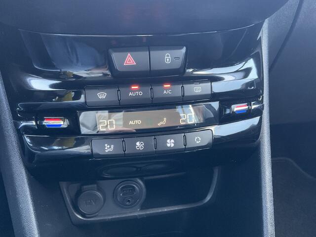 Peugeot 208 1.2 PureTech Blue Lease Executive Trekhaak Nav Pdc Carplay Voll.Onderhouden!
