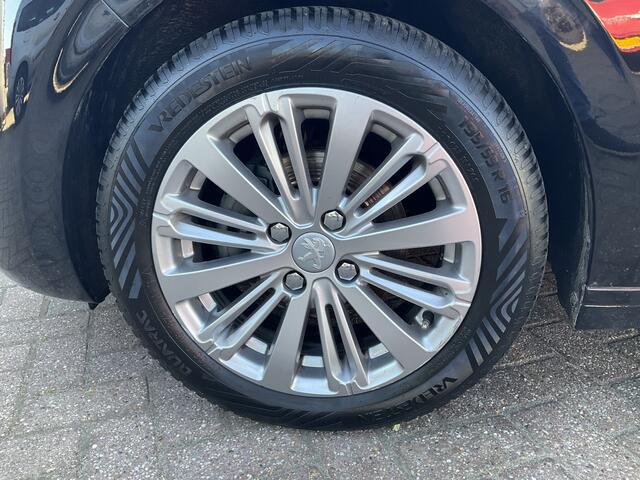 Peugeot 208 1.2 PureTech Blue Lease Executive Trekhaak Nav Pdc Carplay Voll.Onderhouden!