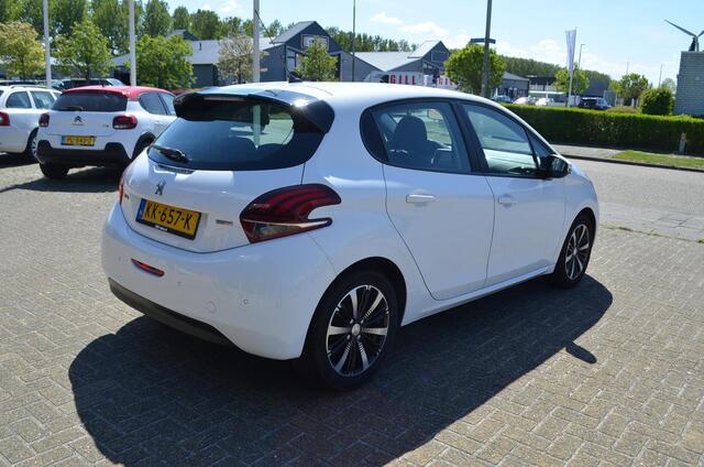 Peugeot 208 1.2 PureTech Blue Lion CarPlay / PDC / Cruise