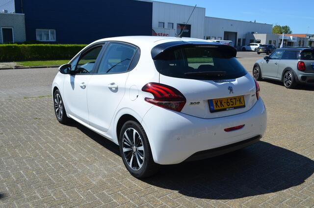 Peugeot 208 1.2 PureTech Blue Lion CarPlay / PDC / Cruise