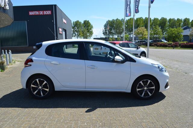 Peugeot 208 1.2 PureTech Blue Lion CarPlay / PDC / Cruise