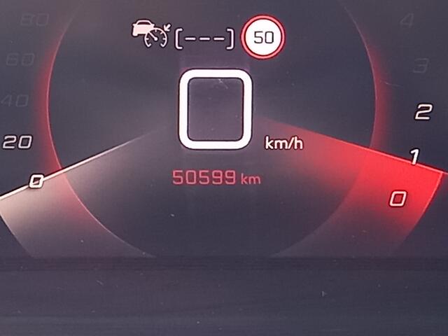 Peugeot 208 1.2 PureTech GT Luxe uitvoering!
