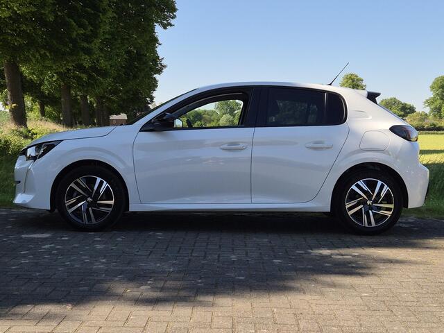 Peugeot 208 1.2 PureTech 100 Allure Handgeschakeld / Pack Drive Assist / Stoelverwarming voor / Adaptief cruise control / Keyless Entry/Start / Rondomzicht camera / Elektrische ramen voor en achter /