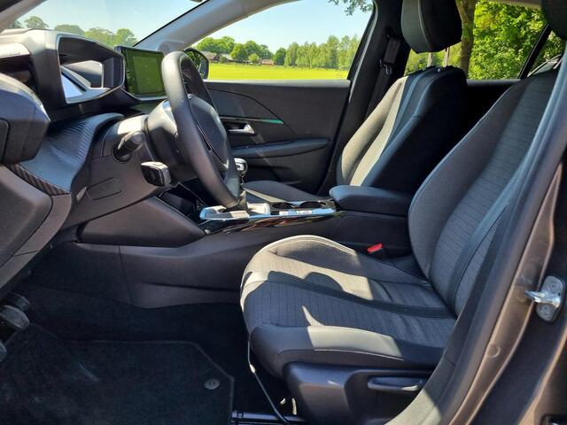 Peugeot 208 1.2 PureTech 100 Allure / Navigatie via Android Auto/Apple Carplay / Rondomzicht Camera / Stoelverwarming