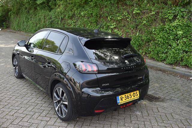 Peugeot 208 1.2 PureTech GT-Line, PANORAMADAK,AUTOMAAT ,LM WIELEN, NAP EN ONDERHOUDSHISTORIE