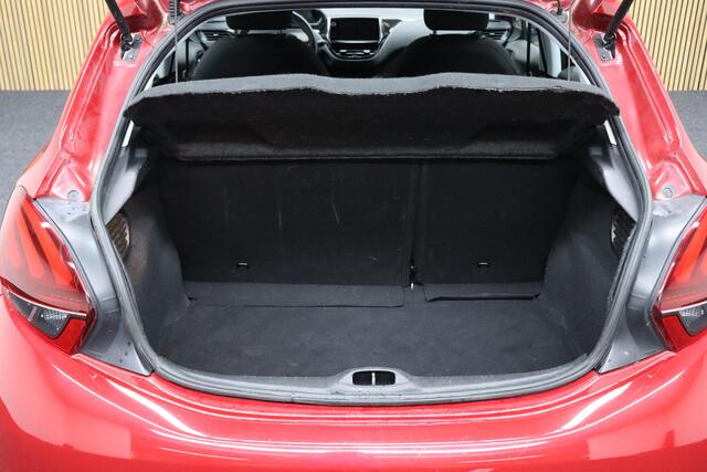 Peugeot 208 1.2 PureTech Blue Lion | Cruise-control | Trekhaak | Apple Carplay | Navigatie | Parkeerhulp