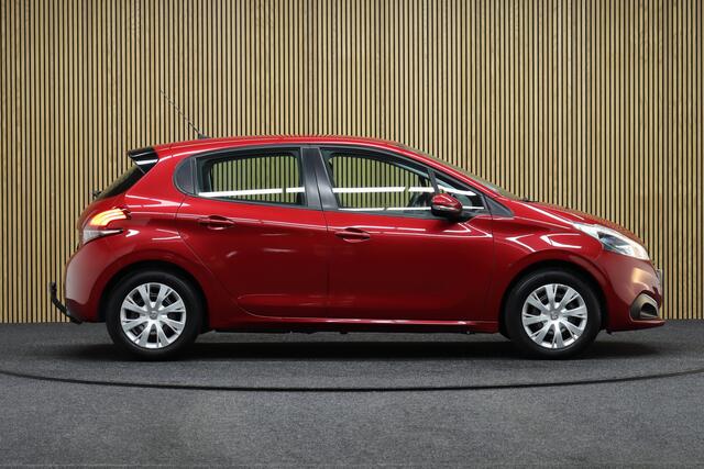 Peugeot 208 1.2 PureTech Blue Lion | Cruise-control | Trekhaak | Apple Carplay | Navigatie | Parkeerhulp