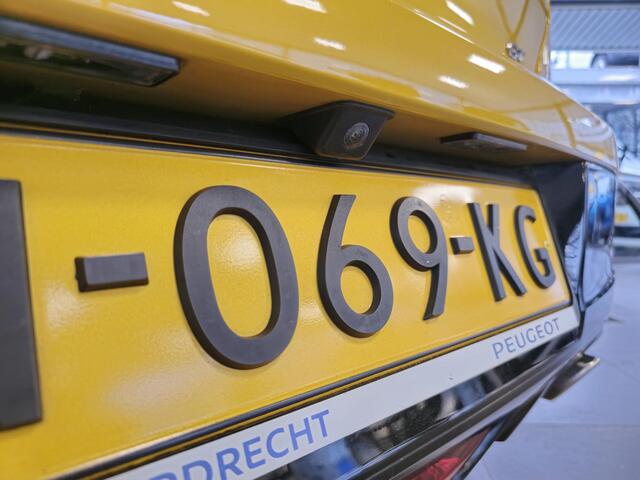 Peugeot 208 GT Pack 1.2 PureTech 100pk | ALCANTARA/LEDER | STOELVERW. | CAMERA | NAVI | KEYLESS ENTRY | ADAPTIVE CRUISE |