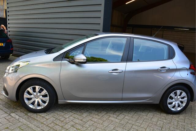 Peugeot 208 1.2 PureTech Blue Lease Active Airco Navi Bluetooth