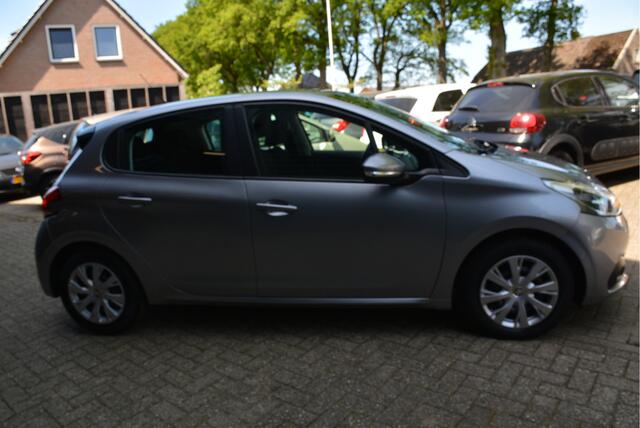 Peugeot 208 1.2 PureTech Blue Lease Active Airco Navi Bluetooth