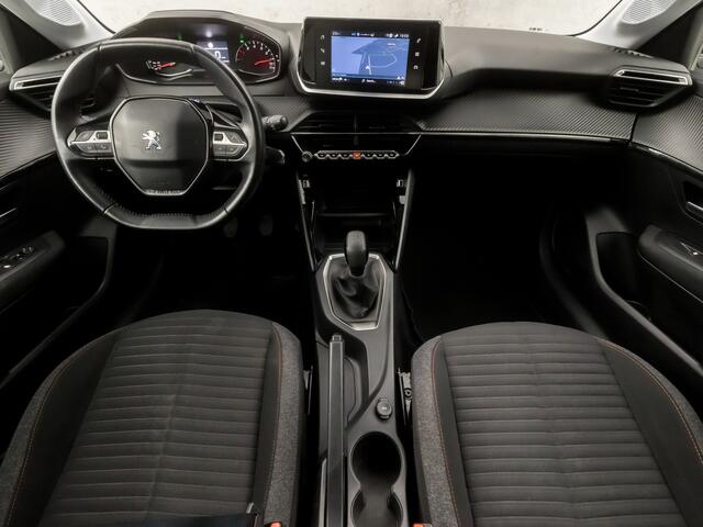 Peugeot 208 1.2 PureTech Sport (APPLE CARPLAY, GROOT NAVI, 360 CAMERA, LM VELGEN, SPORTSTOELEN, PARKEERSENSOREN, CRUISE, NIEUWE APK, NIEUWSTAAT)