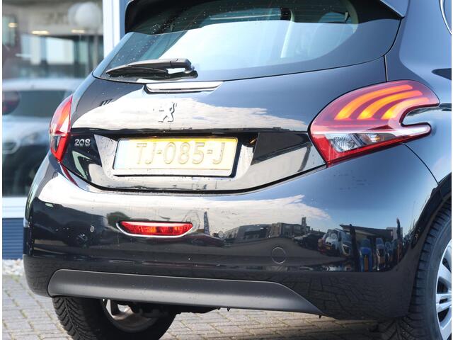 Peugeot 208 1.2 82PK Allure | Apple Carplay & Android Auto | Climate airco | Navigatie | Parkeersensoren | Armsteun |