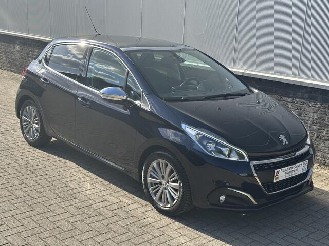 Peugeot 208 1.2 PureTech| Executive | Panorama | Camera | Cruise & Climate Control | NAVI Interesse, Proefrit? Bel of app met: 06-24 28 28 42