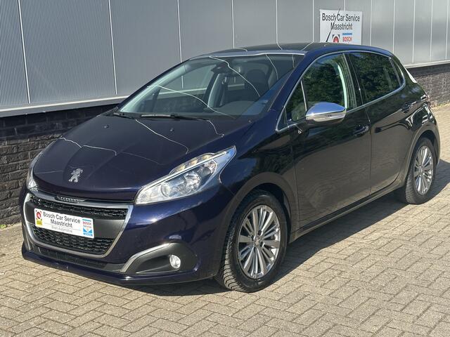 Peugeot 208 1.2 PureTech| Executive | Panorama | Camera | Cruise & Climate Control | NAVI Interesse, Proefrit? Bel of app met: 06-24 28 28 42