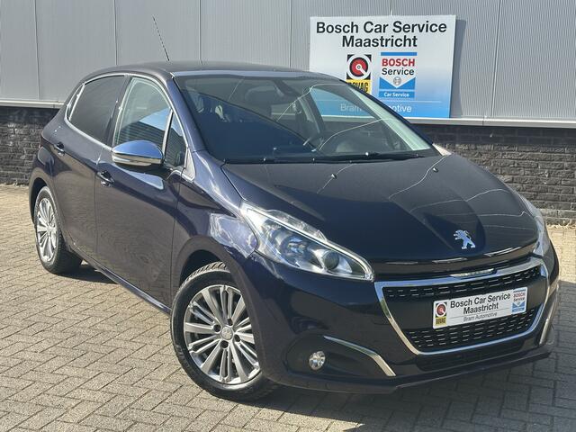 Peugeot 208 1.2 PureTech| Executive | Panorama | Camera | Cruise & Climate Control | NAVI Interesse, Proefrit? Bel of app met: 06-24 28 28 42