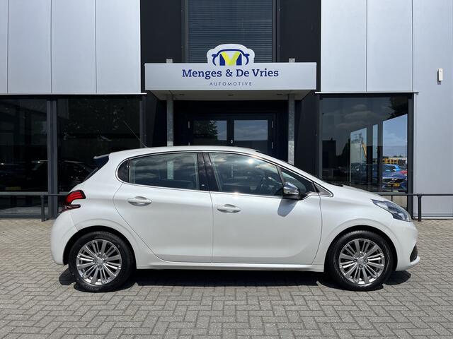 Peugeot 208 1.2 PureTech Blue Lease Executive Airco ECC | Cruise Control | Parkeersensoren | NAP | Isofix | Apple Carplay