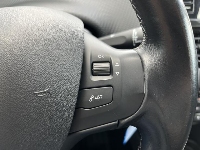 Peugeot 208 1.2 PureTech Blue Lease Executive Airco ECC | Cruise Control | Parkeersensoren | NAP | Isofix | Apple Carplay