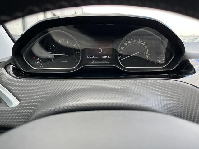 Peugeot 208 1.2 PureTech Blue Lease Executive Airco ECC | Cruise Control | Parkeersensoren | NAP | Isofix | Apple Carplay