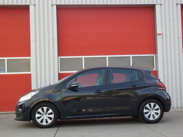 Peugeot 208 1.2 PureTech Like/ lage km/ zeer mooi!