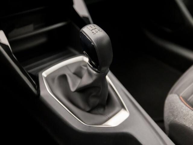 Peugeot 208 1.2 PureTech Sport (APPLE CARPLAY, GROOT NAVI, PARKEERSENSOREN, LM VELGEN, SPORTSTOELEN, LED KOPLAMPEN, LANE ASSIST, CRUISE, NIEUWE APK, NIEUWSTAAT)