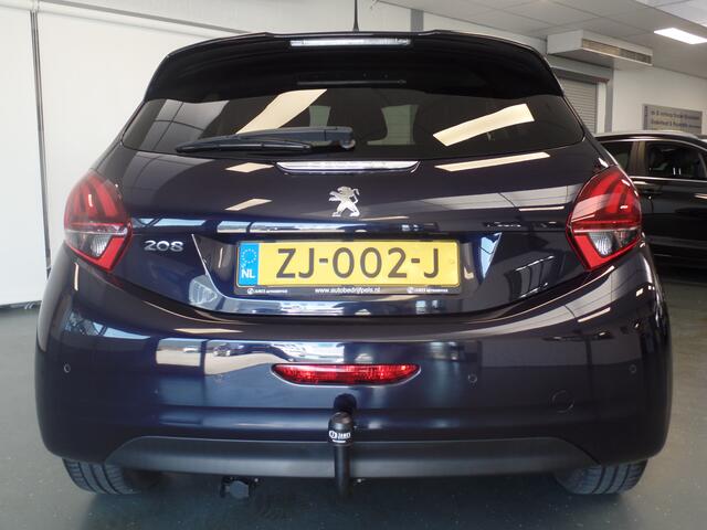 Peugeot 208 1.2 PureTech Signature, Dealer onderhouden, Navigatie, Cruise controle, Airco, Elek ramen, Lm velgen 16'', Pdc, Trekhaak, 49.000km Uniek!! Bovag afleverpakket 695,-
