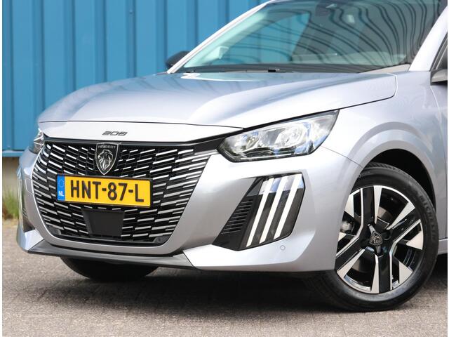 Peugeot 208 Hybrid 100PK e-DCS6 Allure | Camera | Parkeersensoren | Voorstoelen Verwarmd | LED | Lederen Stuurwiel | Climate Control | Adaptive Cruise Control | 16" LMV | Apple Carplay/Android Auto |