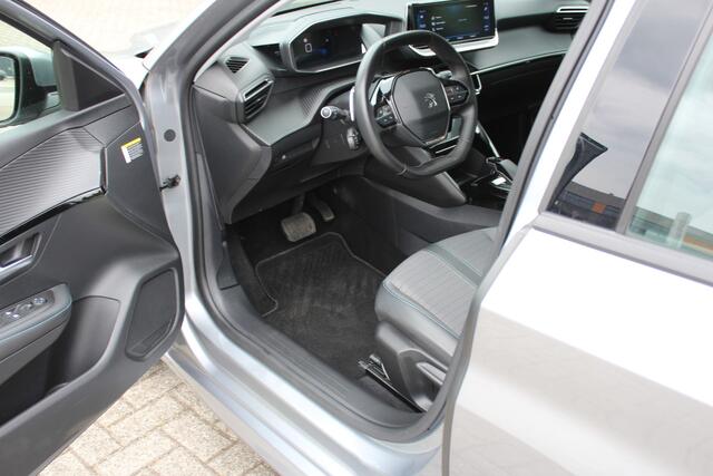 Peugeot 208 1.2 PureTech Allure Automaat Clima-Cruise-Navi-Carplay-Camera-Keyless-3D Cockpit 13.000 KM !!