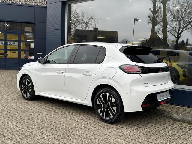 Peugeot 208 1.2 Turbo 100 PK Allure | Bouwjaar 2025 | ¤ 5.750 DEMO Voordeel | Navigatie via Telefoon | Stoelverwarming | 360 Graden Camera | Keyless Entry & Start | LED Verlichting | Climate Control | Dode Hoek Detectie | Voor + Achter Parkeersensoren | 16" Lichtmeta