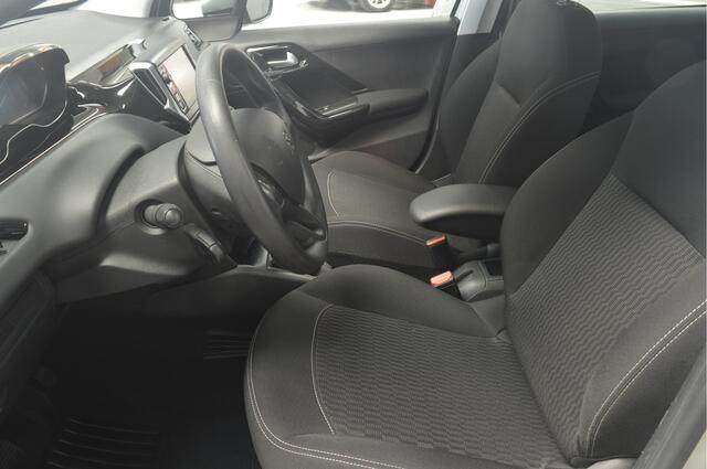 Peugeot 208 1.2 PureTech Blue Lion // AIRCO // CRUISE // PDC // TREKHAAK // NAVI // CARPLAY //