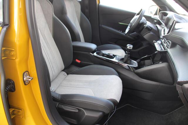 Peugeot 208 1.2 PureTech 100pk GT Pack Airco Navi Camera Panoramadak Carplay Dealer onderhouden