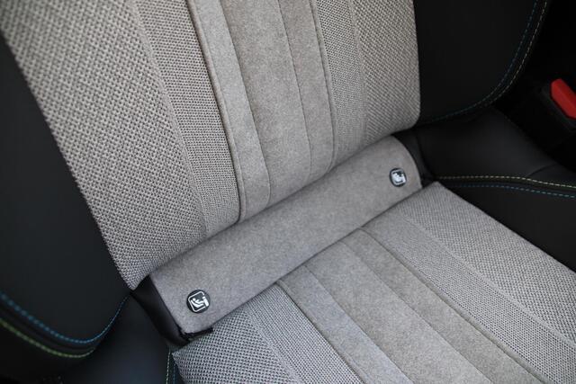 Peugeot 208 1.2 PureTech 100pk GT Pack Airco Navi Camera Panoramadak Carplay Dealer onderhouden