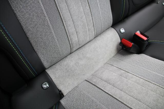 Peugeot 208 1.2 PureTech 100pk GT Pack Airco Navi Camera Panoramadak Carplay Dealer onderhouden