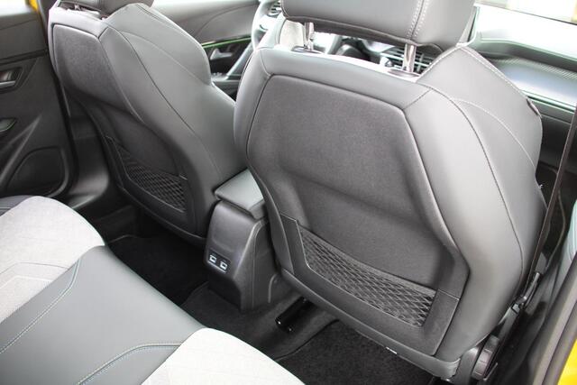 Peugeot 208 1.2 PureTech 100pk GT Pack Airco Navi Camera Panoramadak Carplay Dealer onderhouden
