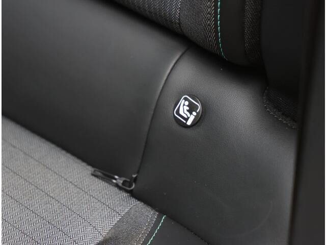 Peugeot 208 1.5 100PK BlueHDi Allure | Camera | Parkeersensoren | Voorstoelen Verwarmd | LED Koplampen | Keyless Start | Lederen Stuurwiel | Climate Control | Cruise Control | 16" LMV | Apple Carplay/Android Auto |
