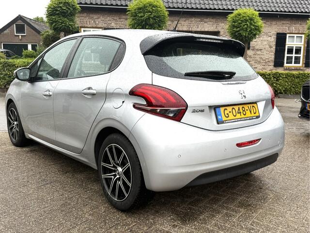 Peugeot 208 1.6 BlUE HDI NAVI/CAMERA/LMV/AIRCO