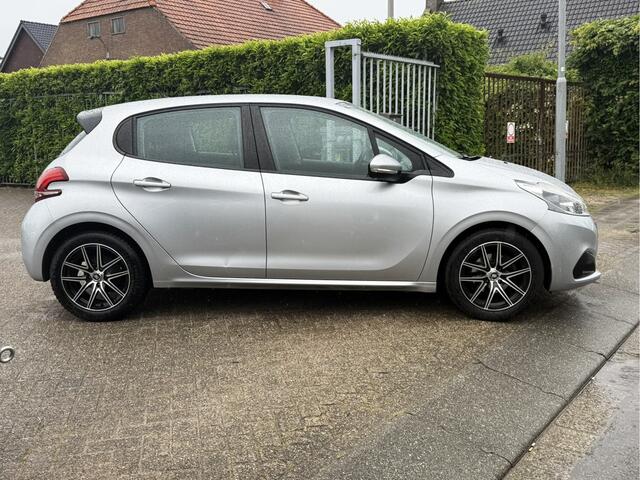 Peugeot 208 1.6 BlUE HDI NAVI/CAMERA/LMV/AIRCO