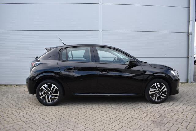 Peugeot 208 1.2 PureTech Allure / navi / camera / pdc