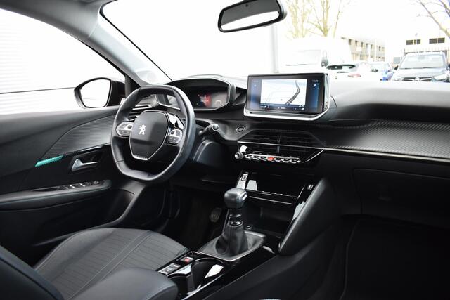 Peugeot 208 1.2 PureTech Allure / navi / camera / pdc