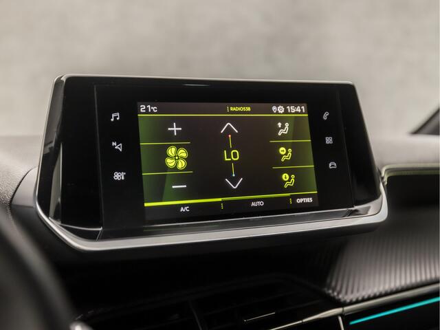 Peugeot 208 1.2 PureTech GT-Line (VIRTUAL COCKPIT, 360 CAMERA, SFEERVERLICHTING, LEDER, SPORTSTOELEN, LED KOPLAMPEN, GETINT GLAS, KEYLESS, CRUISE, NIEUWE APK, NIEUWSTAAT)