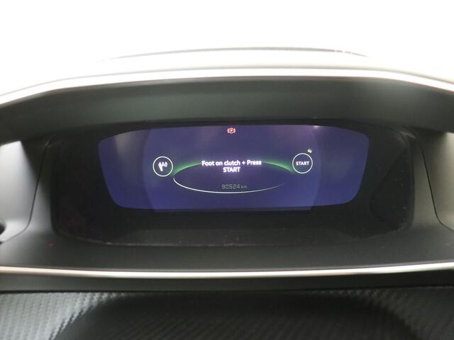 Peugeot 208 1.2 PureTech GT-Line | Panoramadak | Camera | Climate Control | Apple Carplay