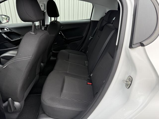 Peugeot 208 1.2 PureTech Blue Lion 1e Eignr, 77Dkm.NAP! A/C, CC, Navi, PDC, nw. APK - Inruil Mogelijk -